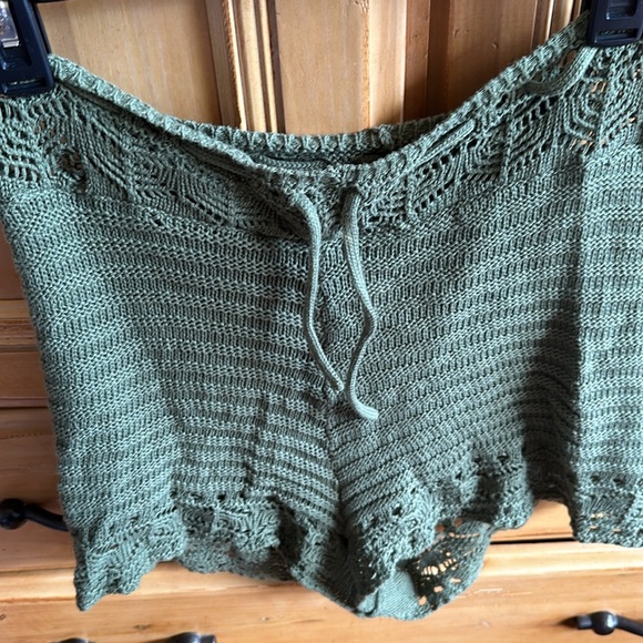 Jolie & Joy 2 piece crop top set. - Picture 3 of 4